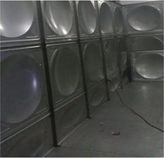 不銹鋼水箱側(cè)板點(diǎn)焊拼接 不銹鋼水箱側(cè)板點(diǎn)焊拼接