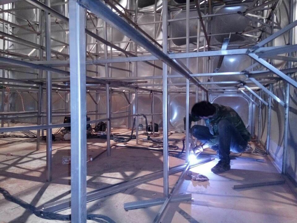 不銹鋼水箱內(nèi)部拉筋焊接 不銹鋼水箱內(nèi)部拉筋焊接
