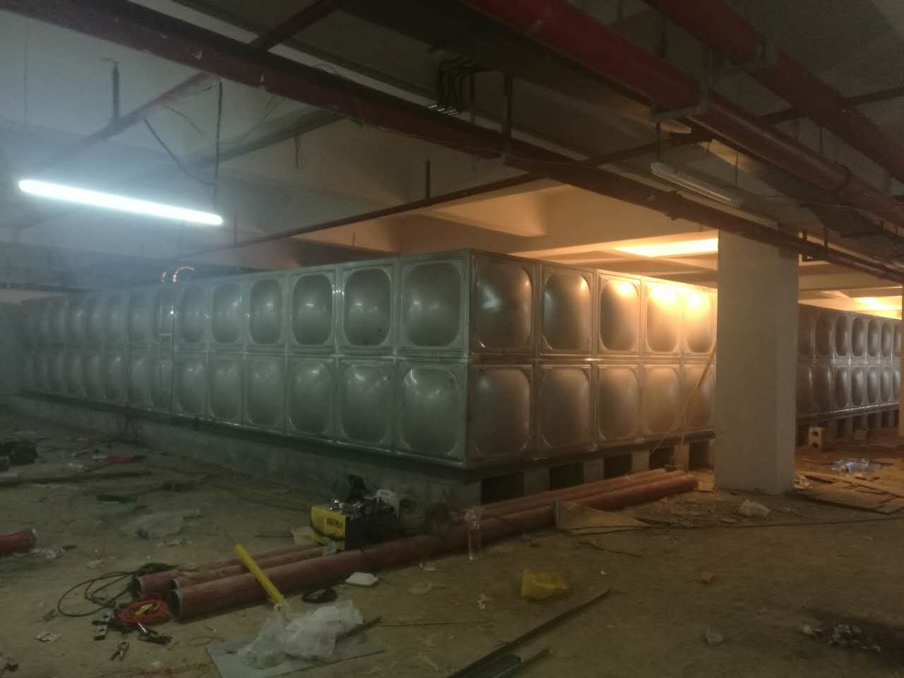 平果龍脈山莊504立方消防水箱安裝完成 平果龍脈山莊504立方消防水箱安裝完成