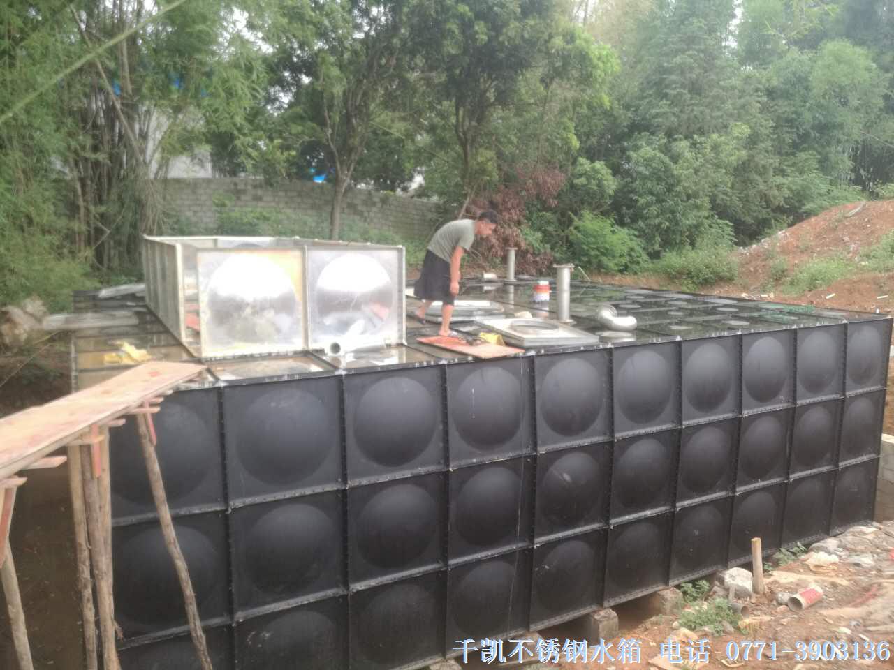 天等幼兒園270立方地埋式水箱安裝完成 天等幼兒園270立方地埋式水箱安裝完成