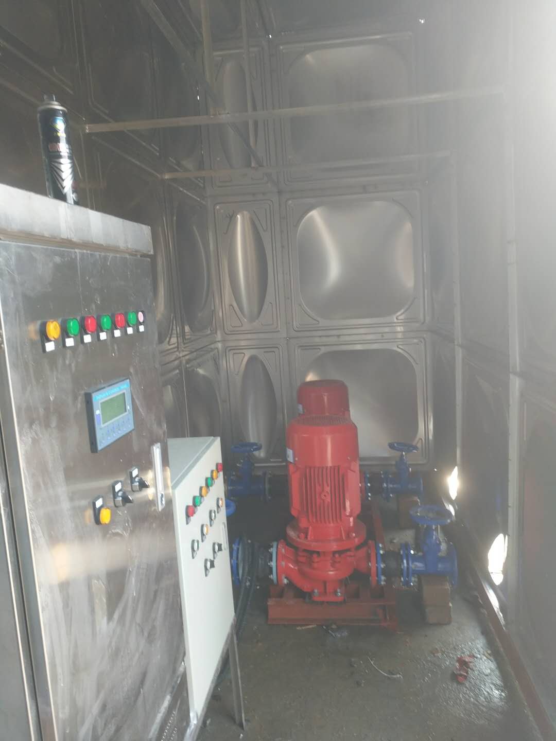 三江北服務(wù)區(qū)項(xiàng)目不銹鋼水箱安裝案例 三江北服務(wù)區(qū)項(xiàng)目不銹鋼水箱安裝案例